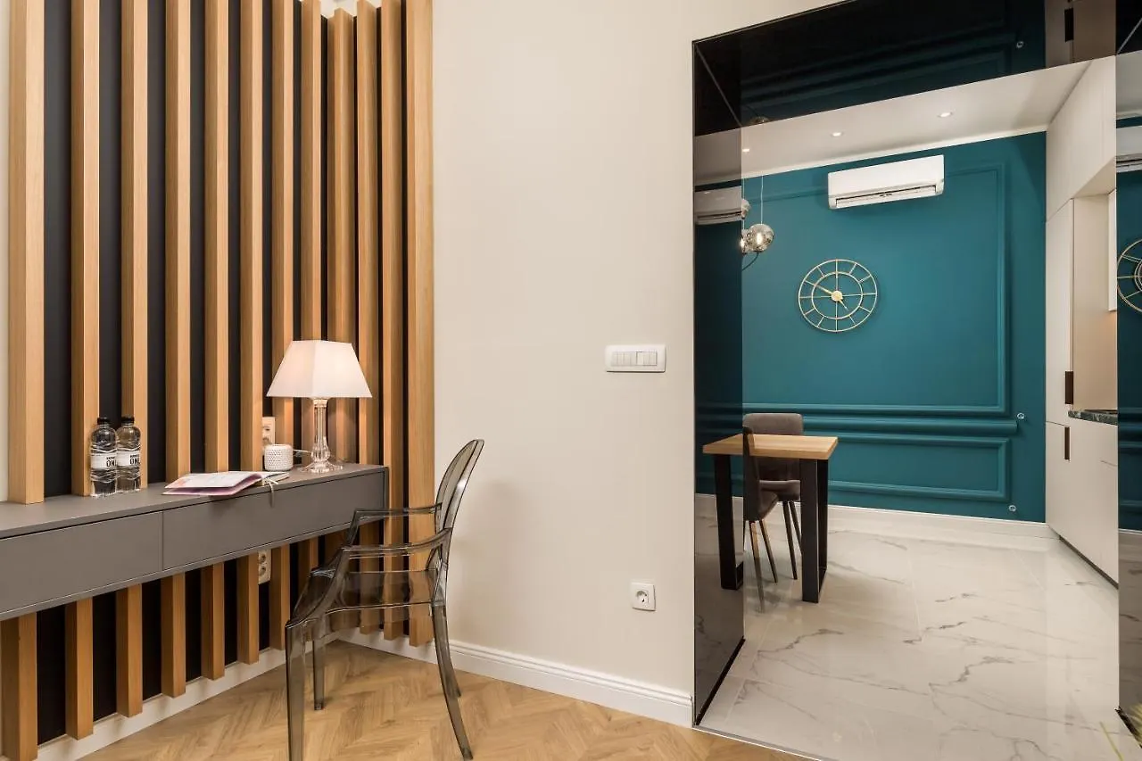 Luxury Number 1 Apartments Rijeka 0*,  Croacia