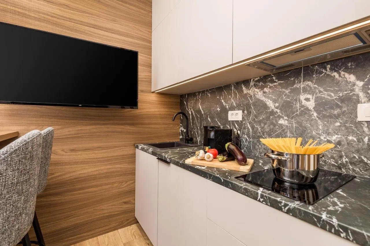 Luxury Number 1 Apartments Rijeka 0*,
